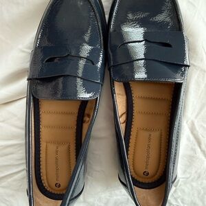 New Metropolitan View Women's Navy Loafers.